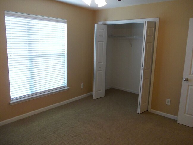 Building Photo - Awesome 2 Bed Condo in Desired NODA - The ...