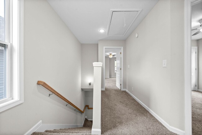 Building Photo - 3 Bedroom Home For Rent Near Historic Down...
