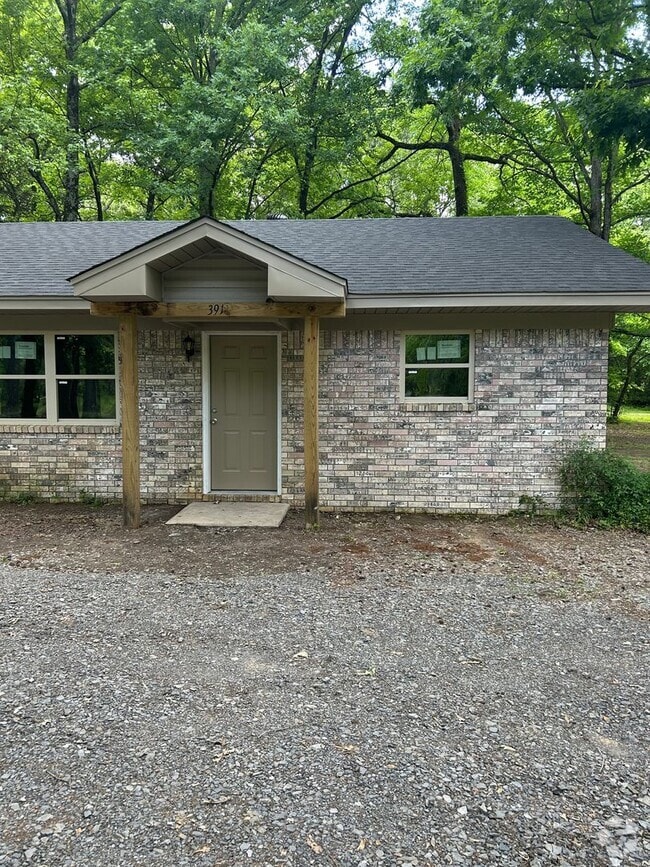 Building Photo - contact Peggy 501 676 1758 or Heather 501 ...