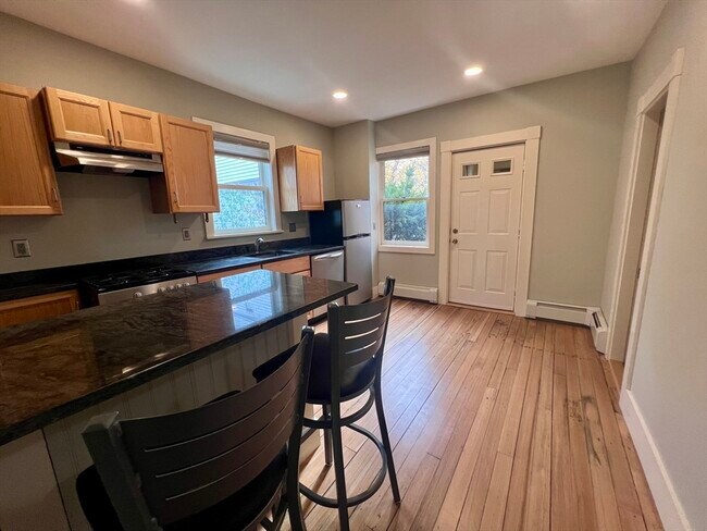 Building Photo - 188 Franklin St