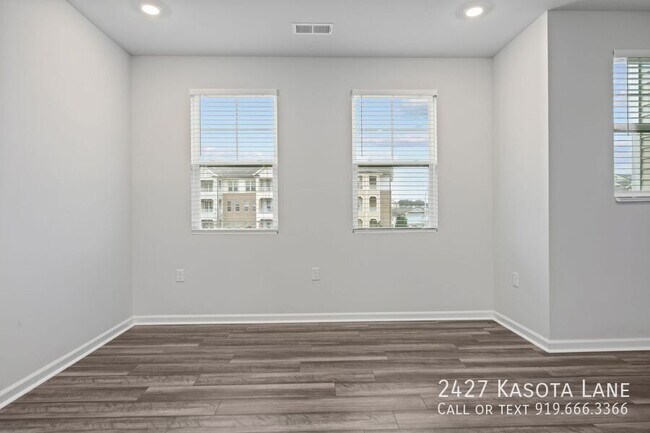 Building Photo - 2427 Kasota Ln