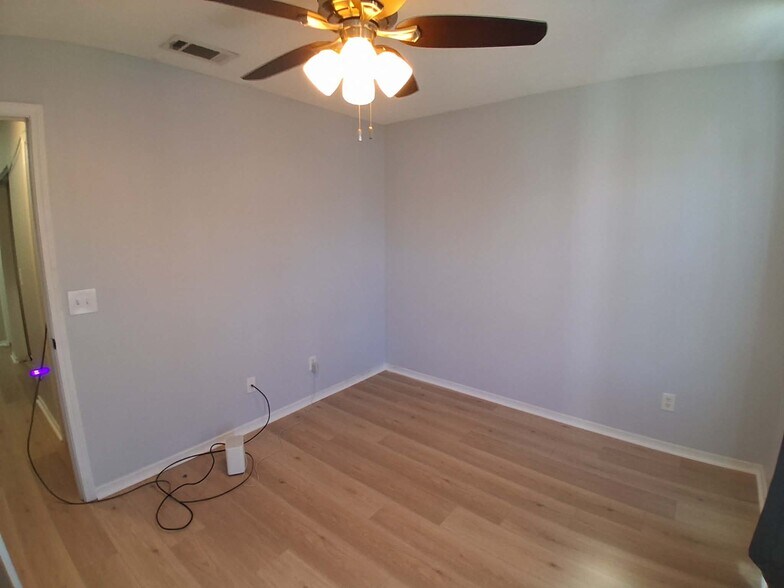 Guest bedroom - 1417 Pleasant Ridge Rd
