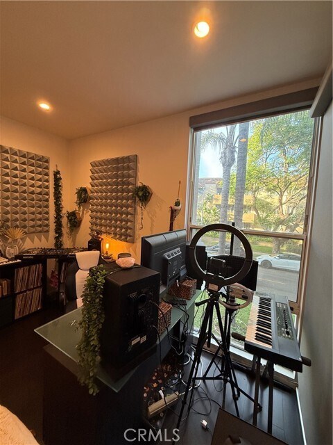 Building Photo - 14144 Dickens St