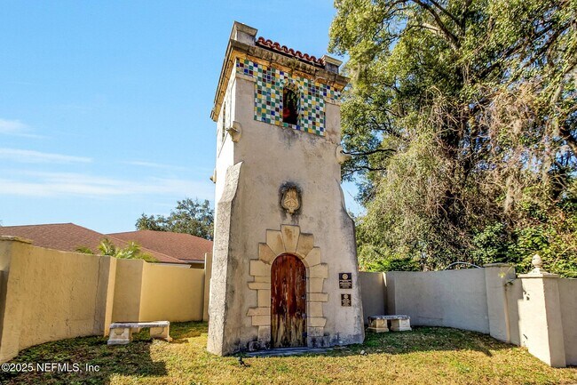 Building Photo - 1401 Palm Ave