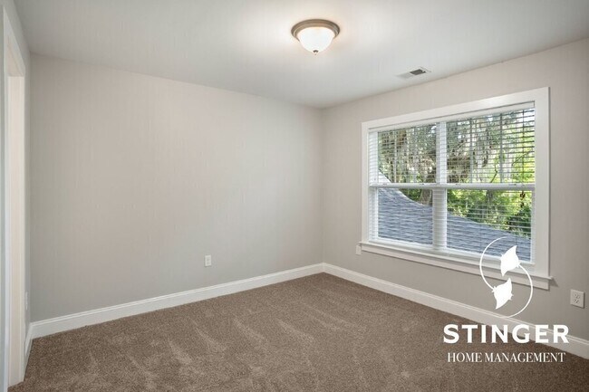 Building Photo - 16 Gadwall Dr W