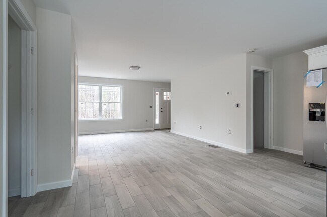 Building Photo - 86 Reservoir Dr