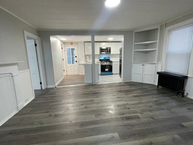 Building Photo - 65 Hudson Ave