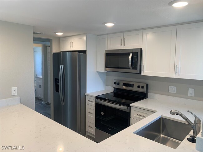 Building Photo - 429 SW 47th Terrace