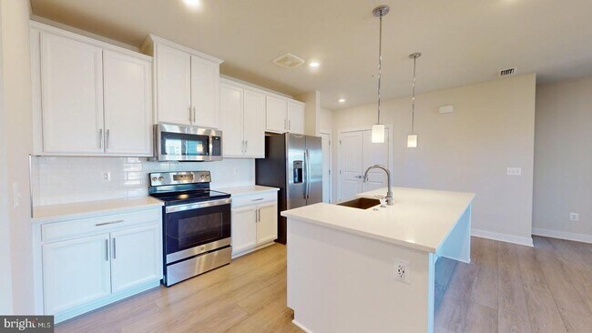 Building Photo - 12850 Mosaic Pk Wy