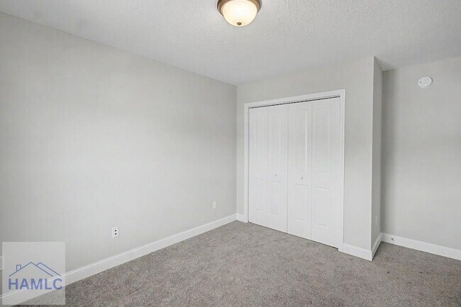 Building Photo - 547 Fairview Cir