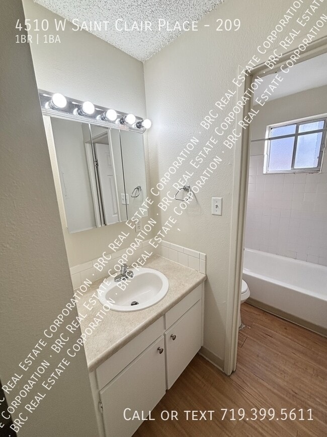 Building Photo - 4510 W St Clair Pl