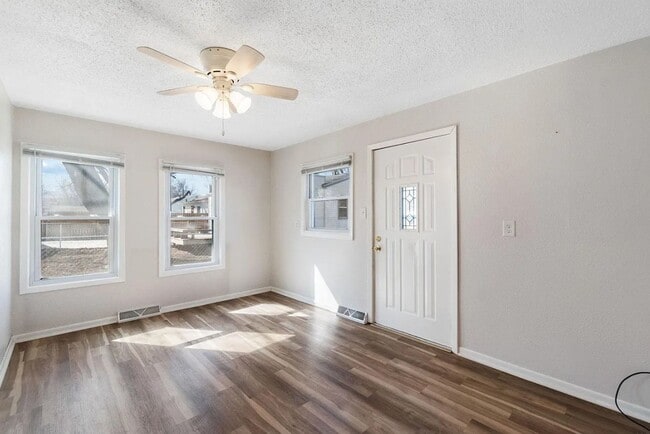Building Photo - 1 Bed 1 Bath House for Rent!