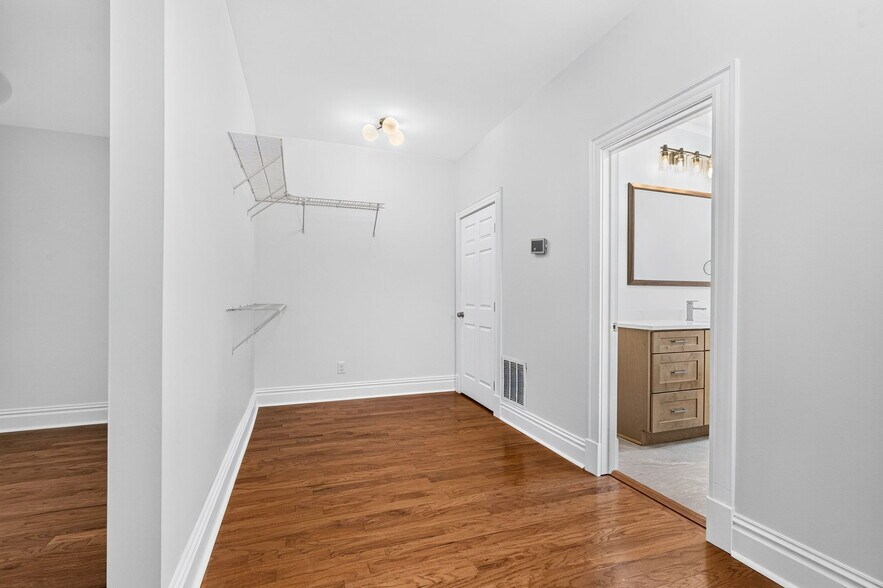 Primary walk-in closet - 2722 Armand Pl