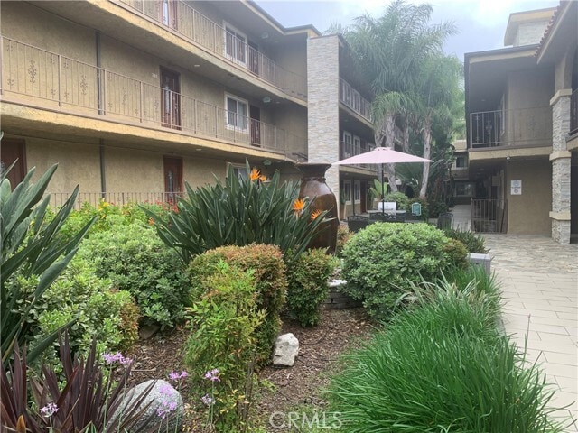 Building Photo - 3220 Altura Ave