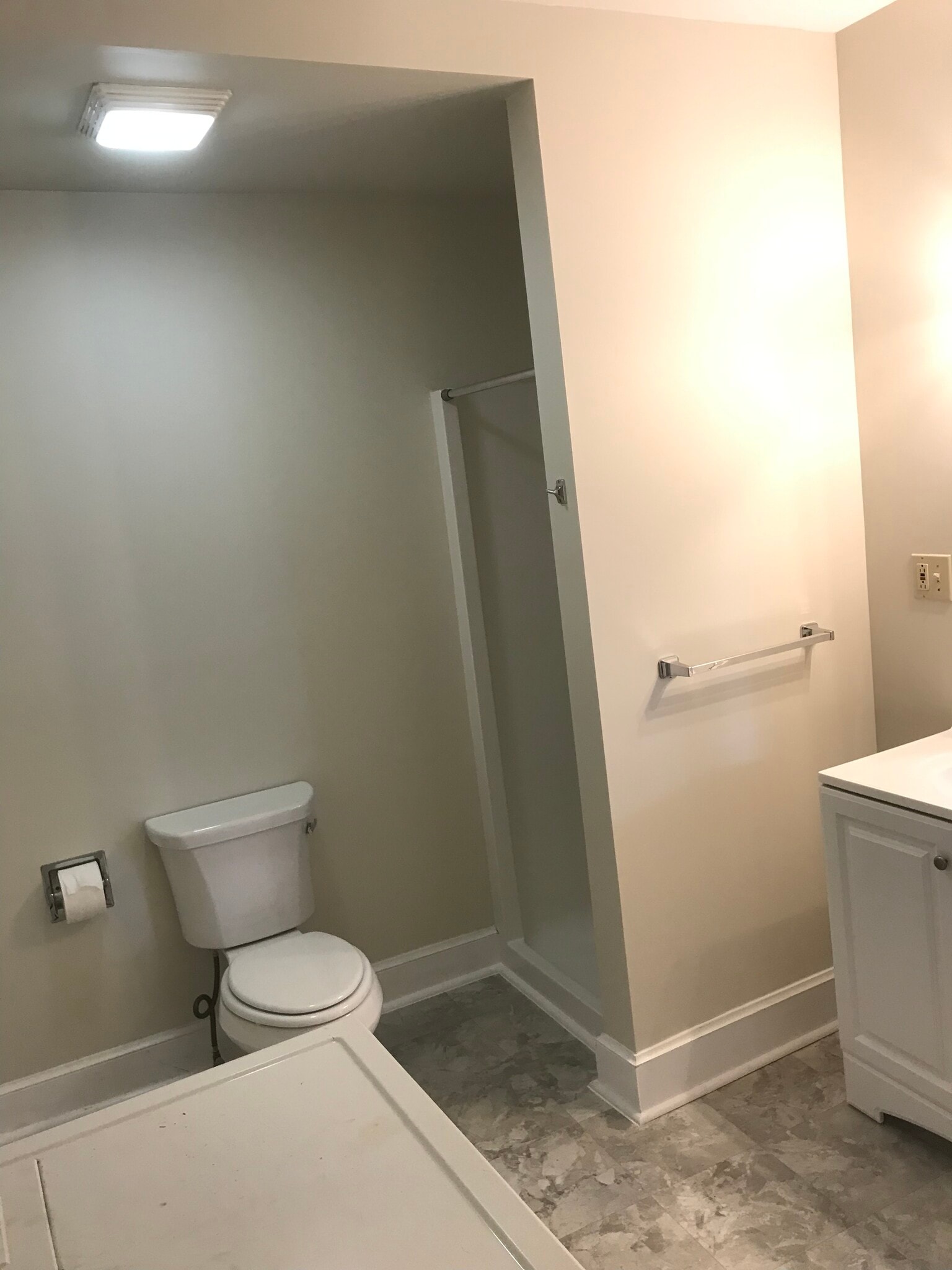 Building Photo - 291 E Allen St