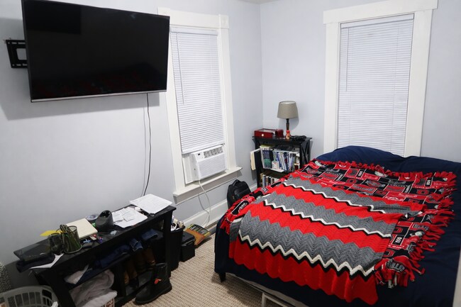 Building Photo - 1515-1517 Summit Street