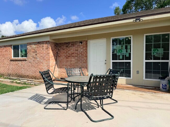 Building Photo - 10715 Carvel Ln