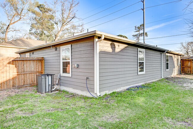 Building Photo - 7925 Way St