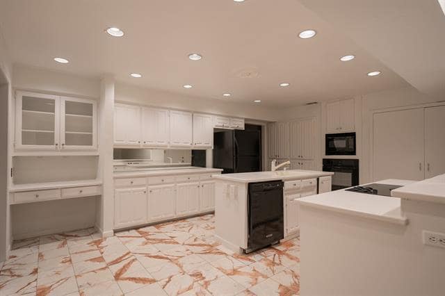 Building Photo - 2004 Carmel Dr