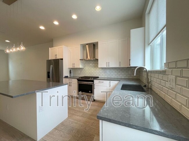 Building Photo - 4100 E Iliff Ave