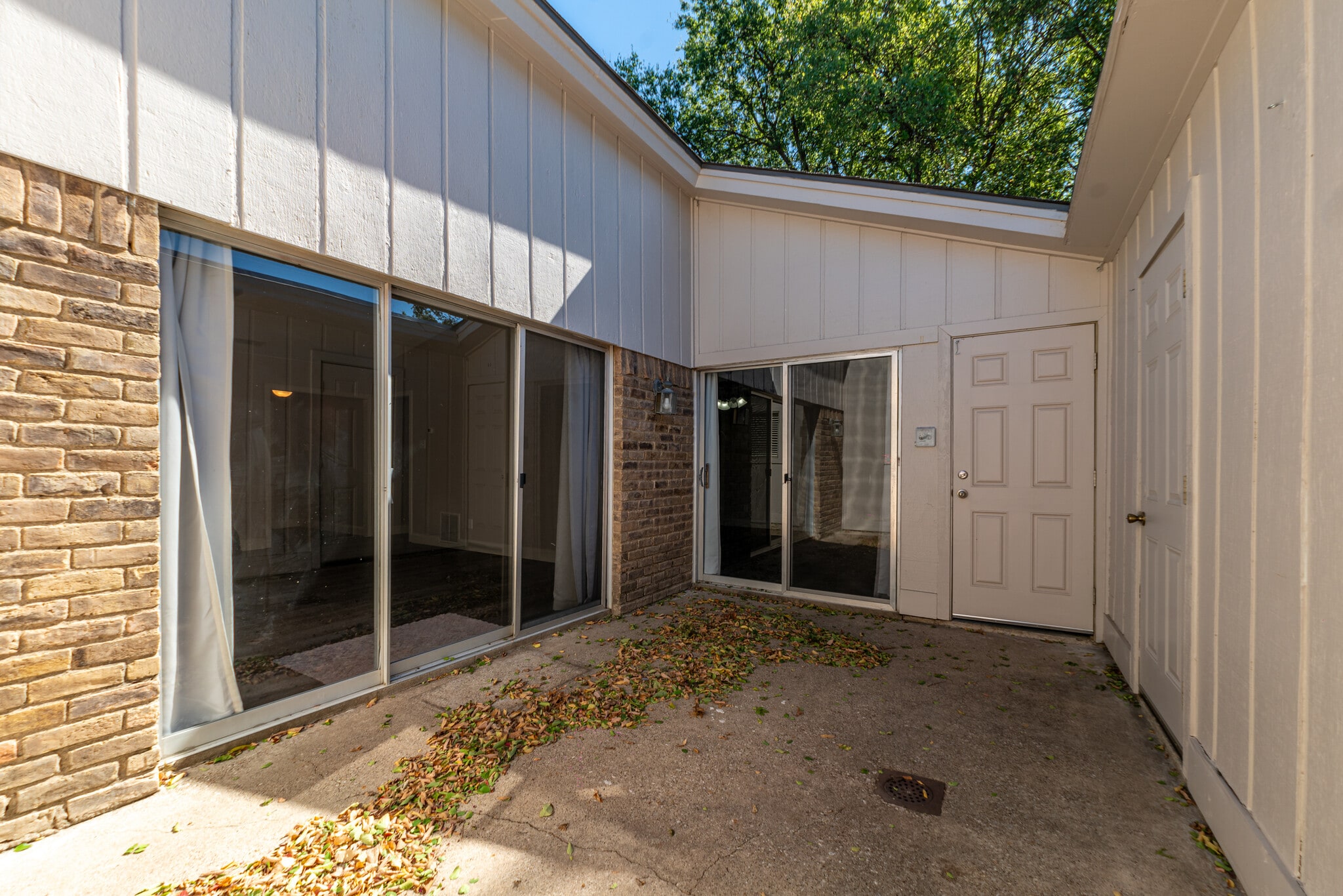 Building Photo - 2709 Forest Grove Dr