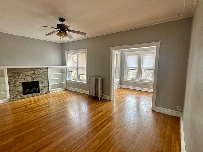 Building Photo - 5354 N Winthrop Ave