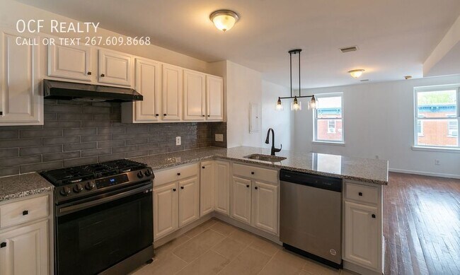 Building Photo - 305 N 41st St