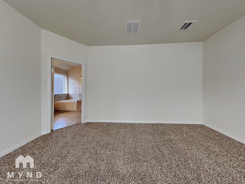 Building Photo - 4916 Meadow Falls Dr