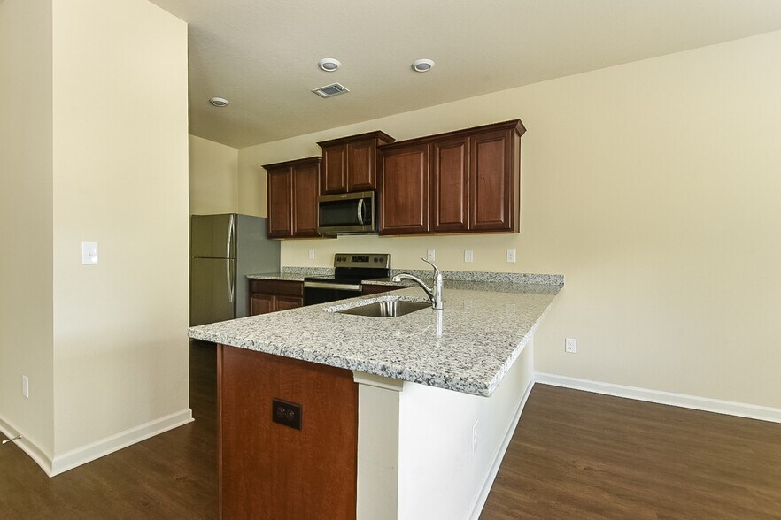 Building Photo - 151 Innis Brk Cir