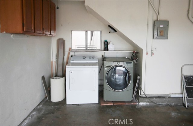 Building Photo - 11045 Slater Ave