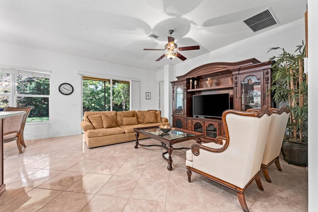 Building Photo - 8727 Carmel Mountain Way