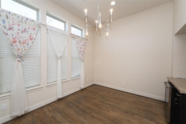 Building Photo - 4805 Jackson St