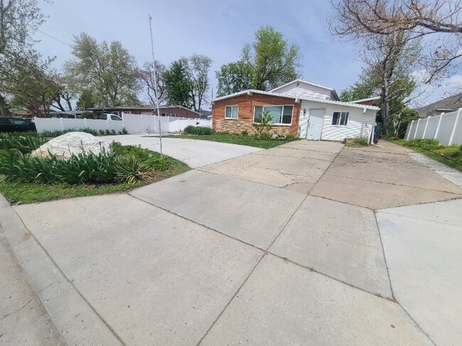 Building Photo - 333 E 300 N