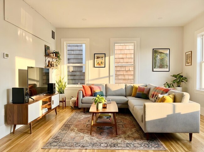 Building Photo - 38 Washburn St