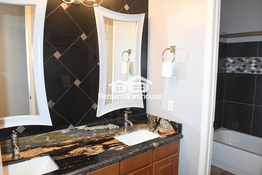 Building Photo - 6027 N 133rd Dr