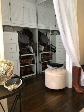 Building Photo - 66 Queensberry St