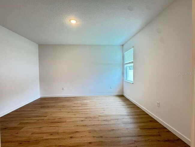 Building Photo - 6807 SW 153rd Pl Rd