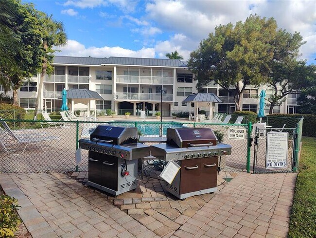 Building Photo - 4025 N Federal Hwy