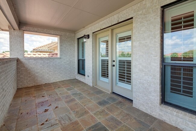 Building Photo - 18422 Windsor Lakes Dr