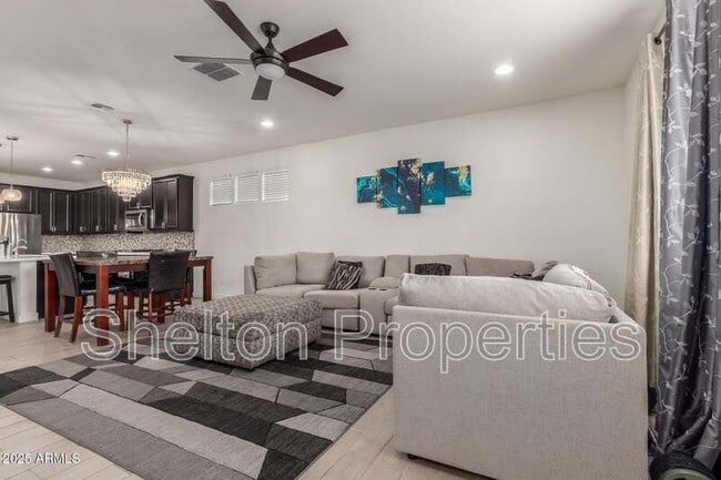 Building Photo - 1310 N Zane Dr