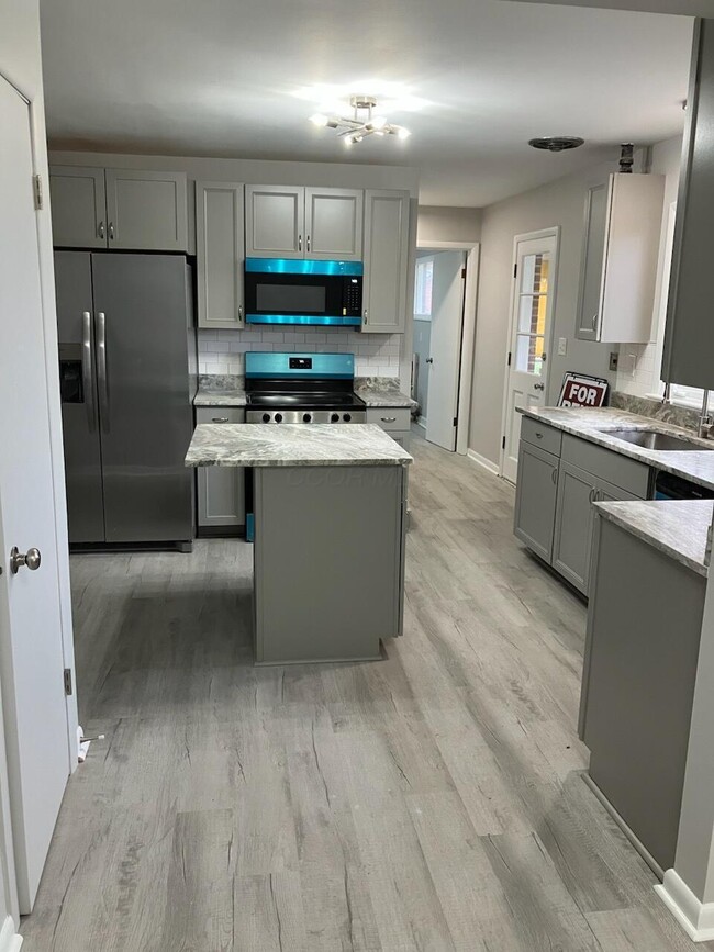 Building Photo - 1051 Briarwood Rd