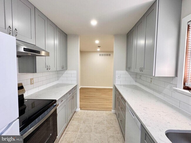 Building Photo - 4800 Sugar Plum Ct