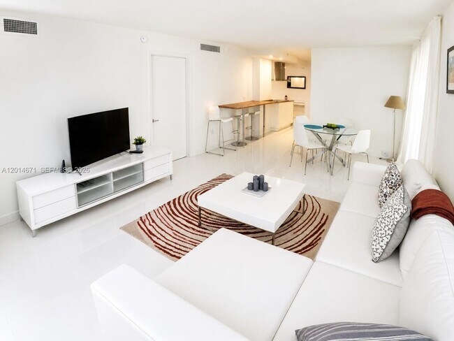 Building Photo - 6917 Collins Ave