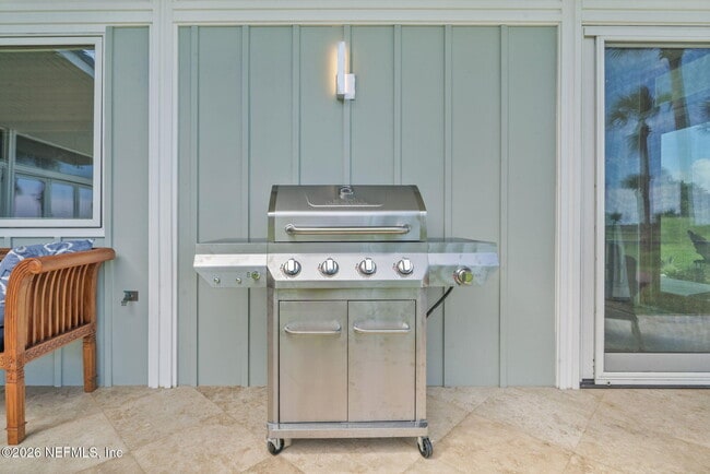 Building Photo - 2337 Seminole Rd