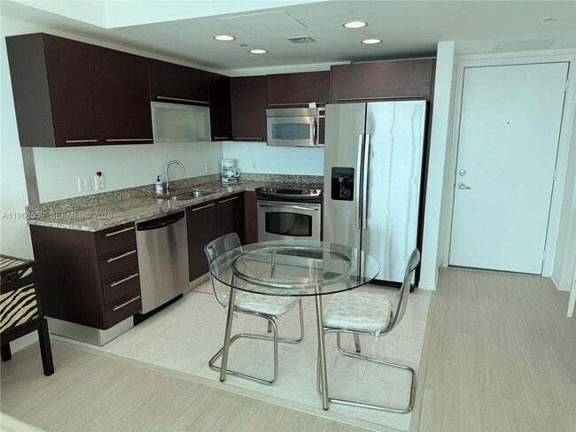 Building Photo - 951 Brickell Ave