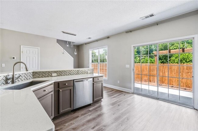 Building Photo - 1681 Heyford Cir NW