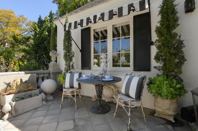 Building Photo - 3109 Calle Cedro