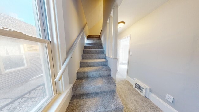 Building Photo - Clark / Fulton Area - 4 Bedroom Single Fam...