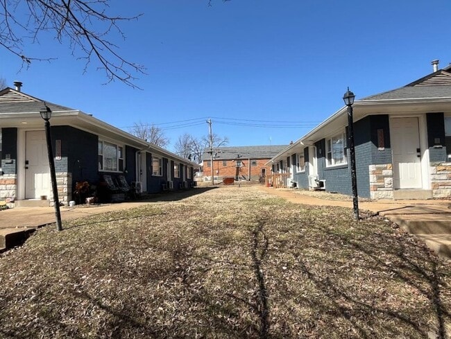 Building Photo - 3329 Lawn Ave