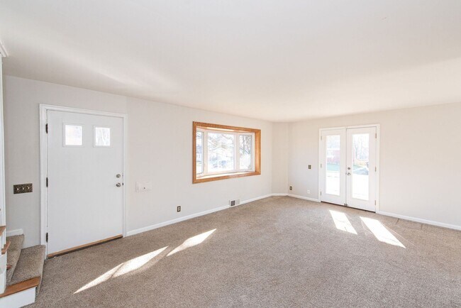 Building Photo - 3071 Neisel Ave